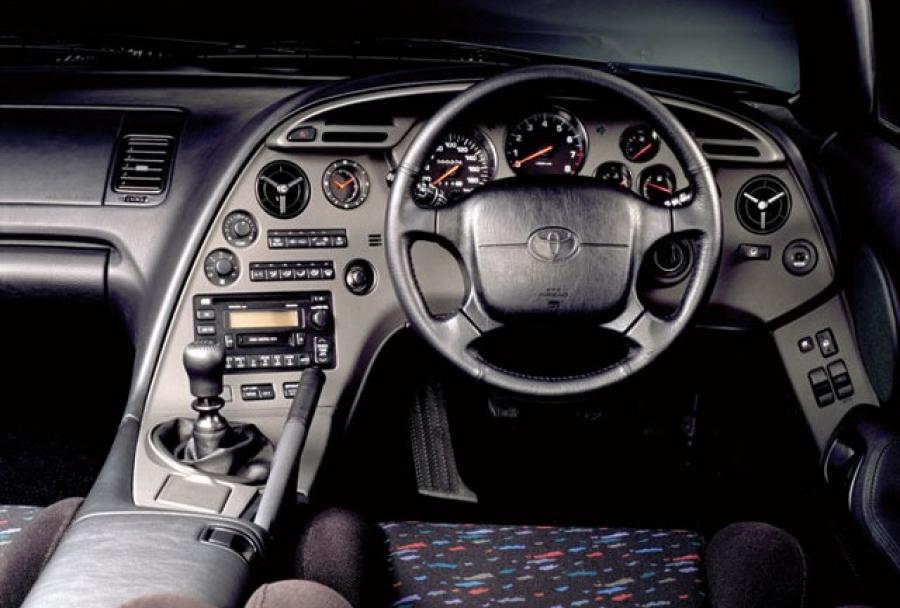Панель приборов Toyota Supra RZ 1996 года  (фото 1 из 29)